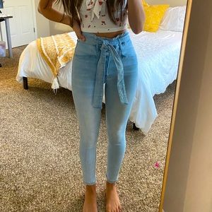 💙🤍 Express Super High Rise Jeans 🤍💙